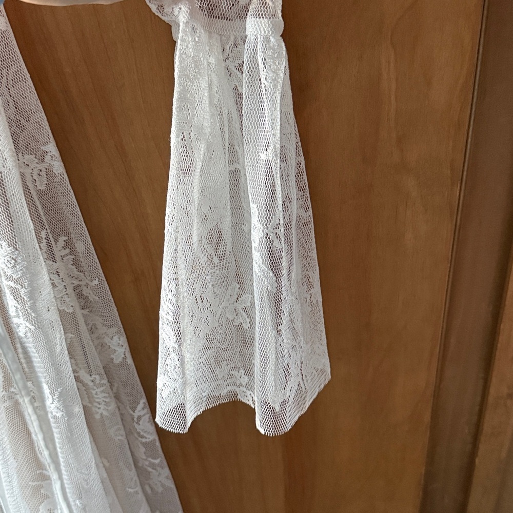 Elegant White Lace Maxi Dress - Picture 7 of 10